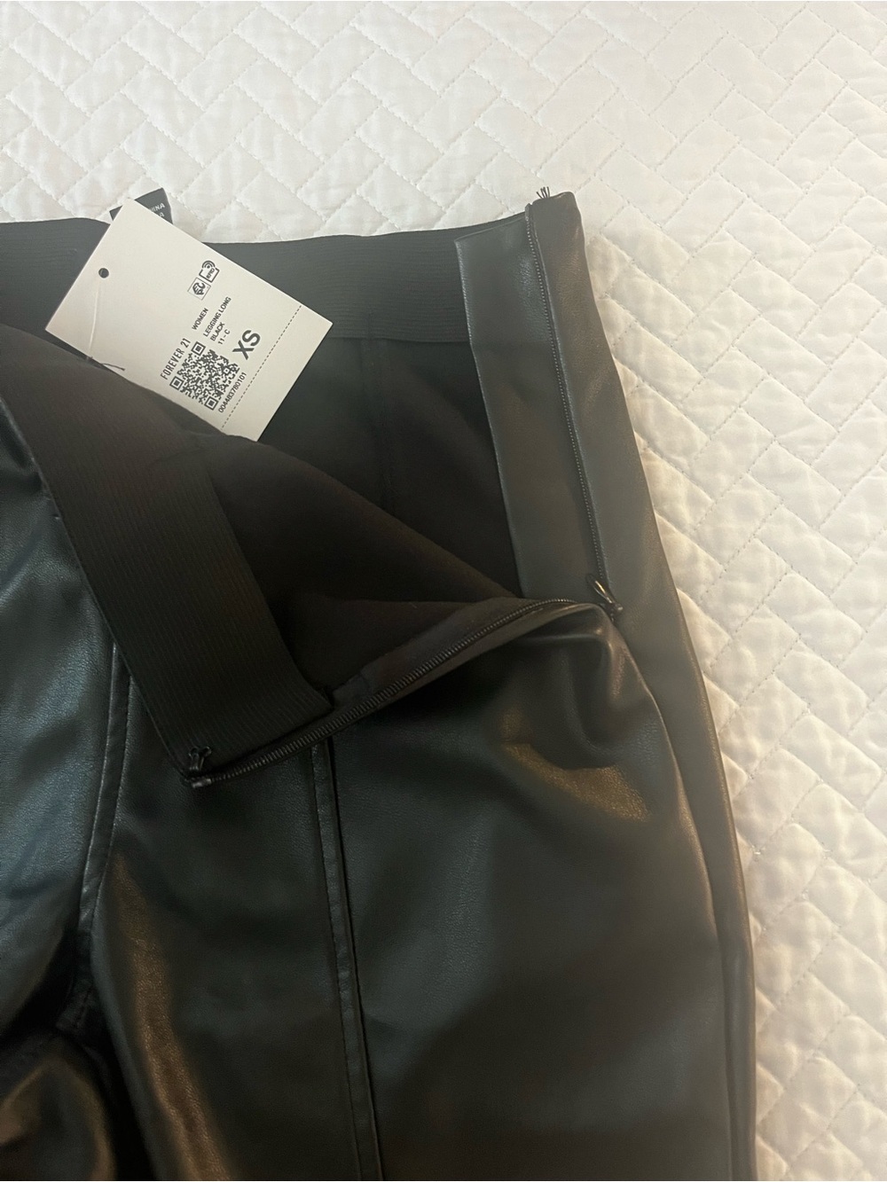 Forever 21 Black Faux Leather Slim Pants - Picture 6 of 9